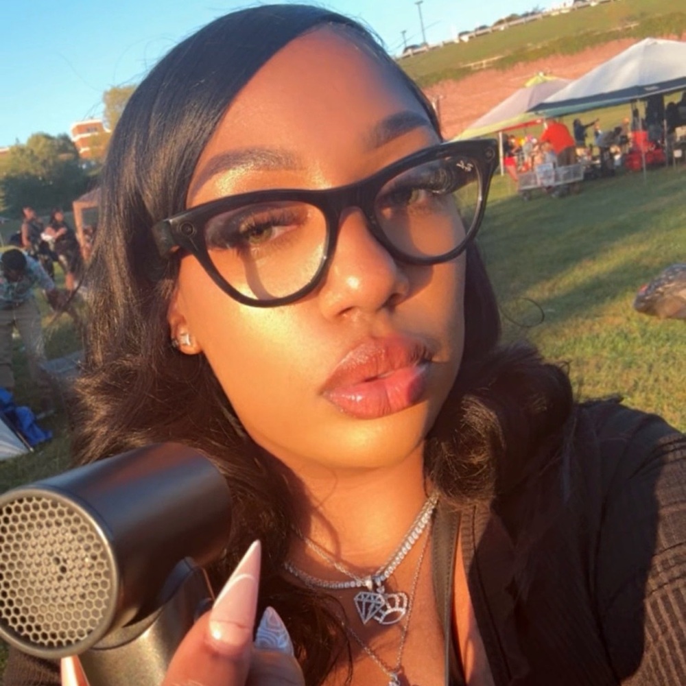 Meet your Posher, Latrice